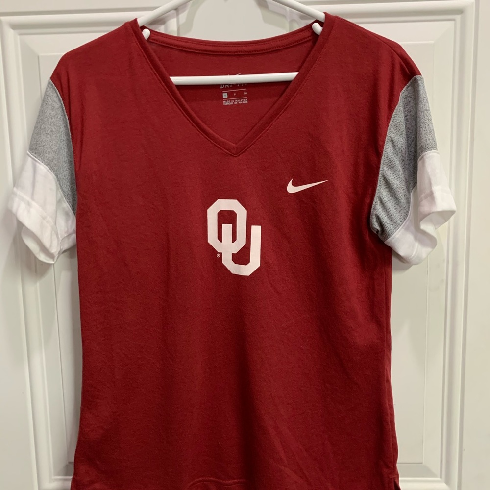 Women’s small OU T-shirt